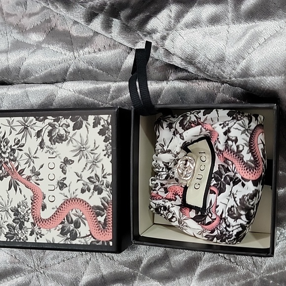 Authentic new Gucci GG silver ring size 7.5 - Picture 4 of 4